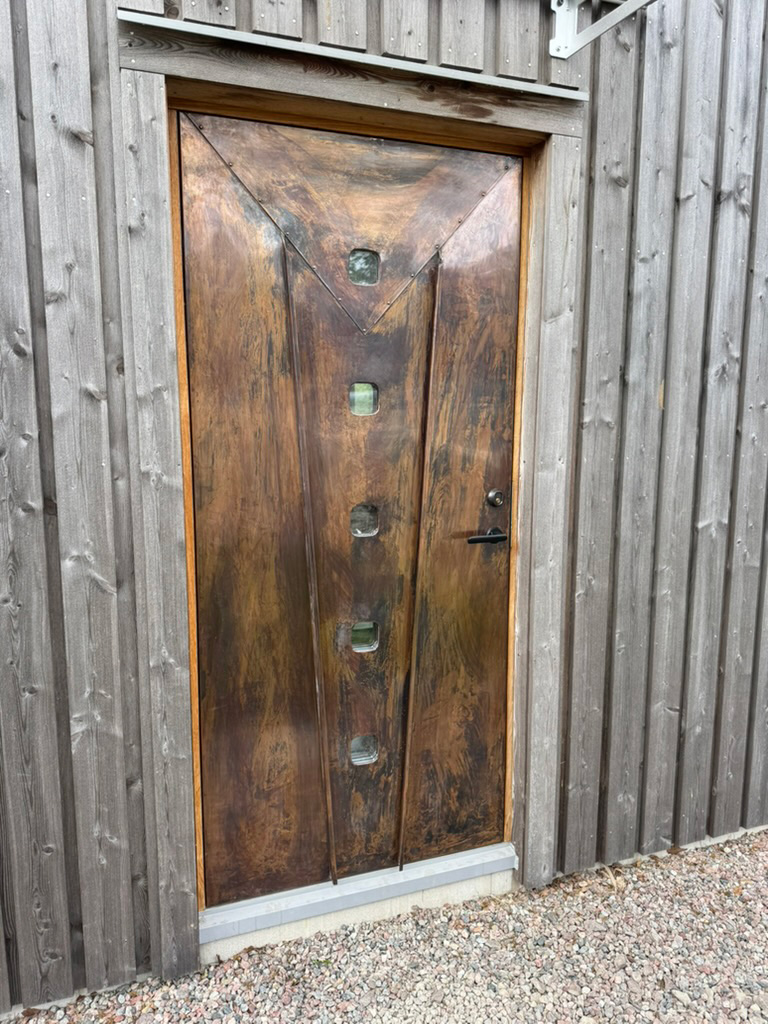Bild på hur den inklädda dörren srer ut efter montering